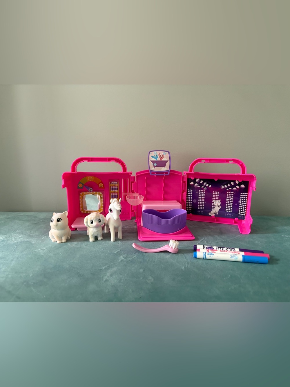 Crayola scribble scrabble pet salon